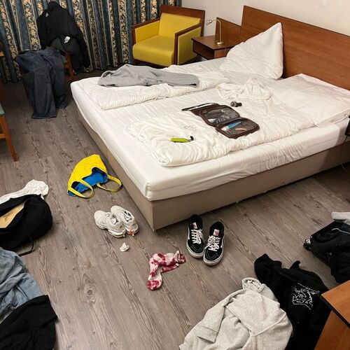 Kasi & Antonius - sorry, ich ruf dich später zurück (2025)